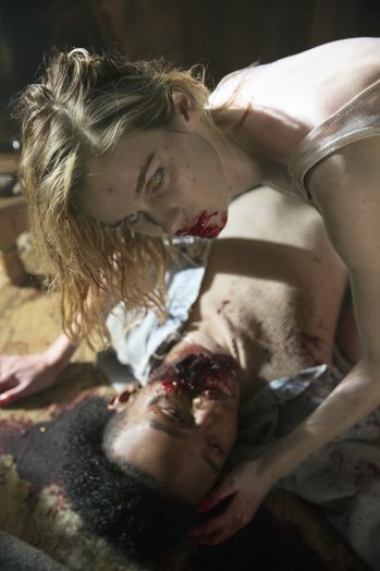 fear_the_walking_dead_s01e01_still_2