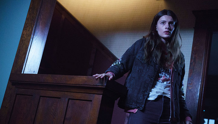 Into-The-Dark-ep2-Thanksgiving-1